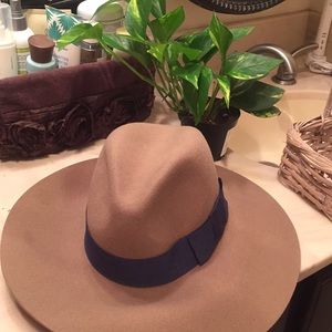 Taupe Britton hat with navy ribbon